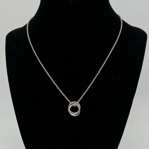 M&S Marks & Spencer - Interlocking Circles Silver Necklace - Picture 1 of 3